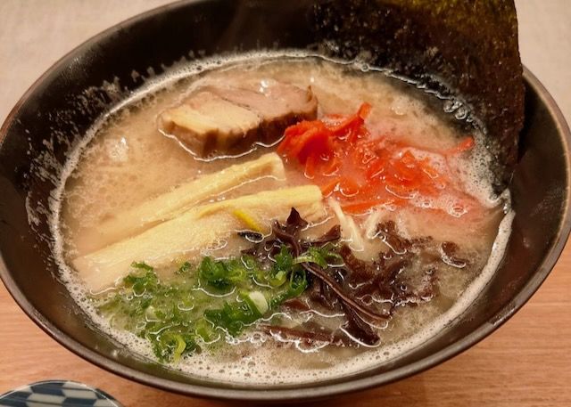 ぶれぇめんの豚骨ラーメンです